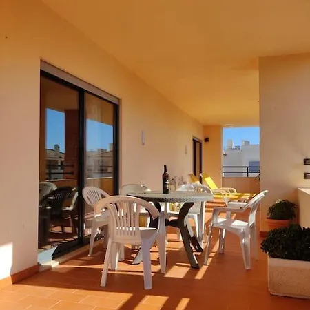 2 Bedroom Floor In *