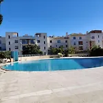 2 Bedroom Floor In * Albufeira