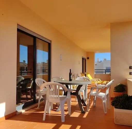 2 Bedroom Floor In *