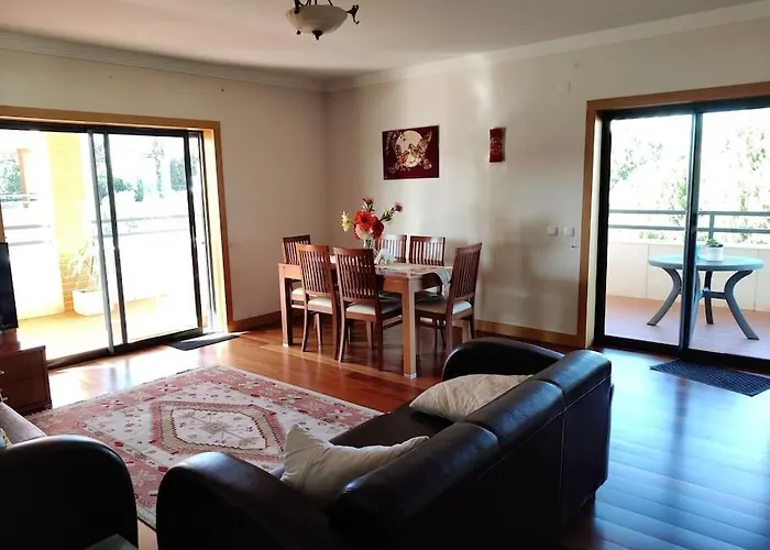 2 Bedroom Floor In *