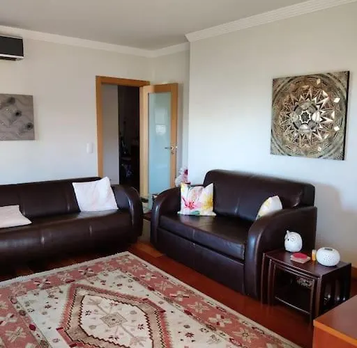 2 Bedroom Floor In *