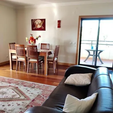 2 Bedroom Floor In אלבופיירה