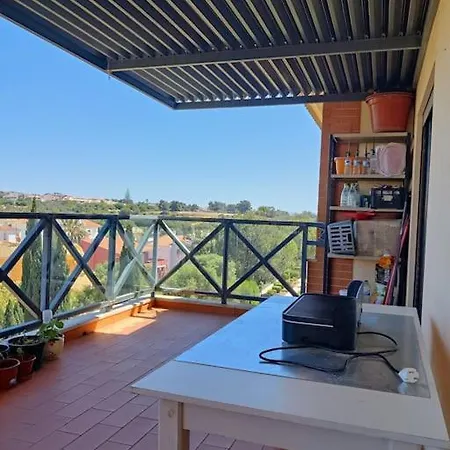 2 Bedroom Floor In Apartment *