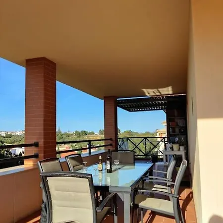 2 Bedroom Floor In Appartement